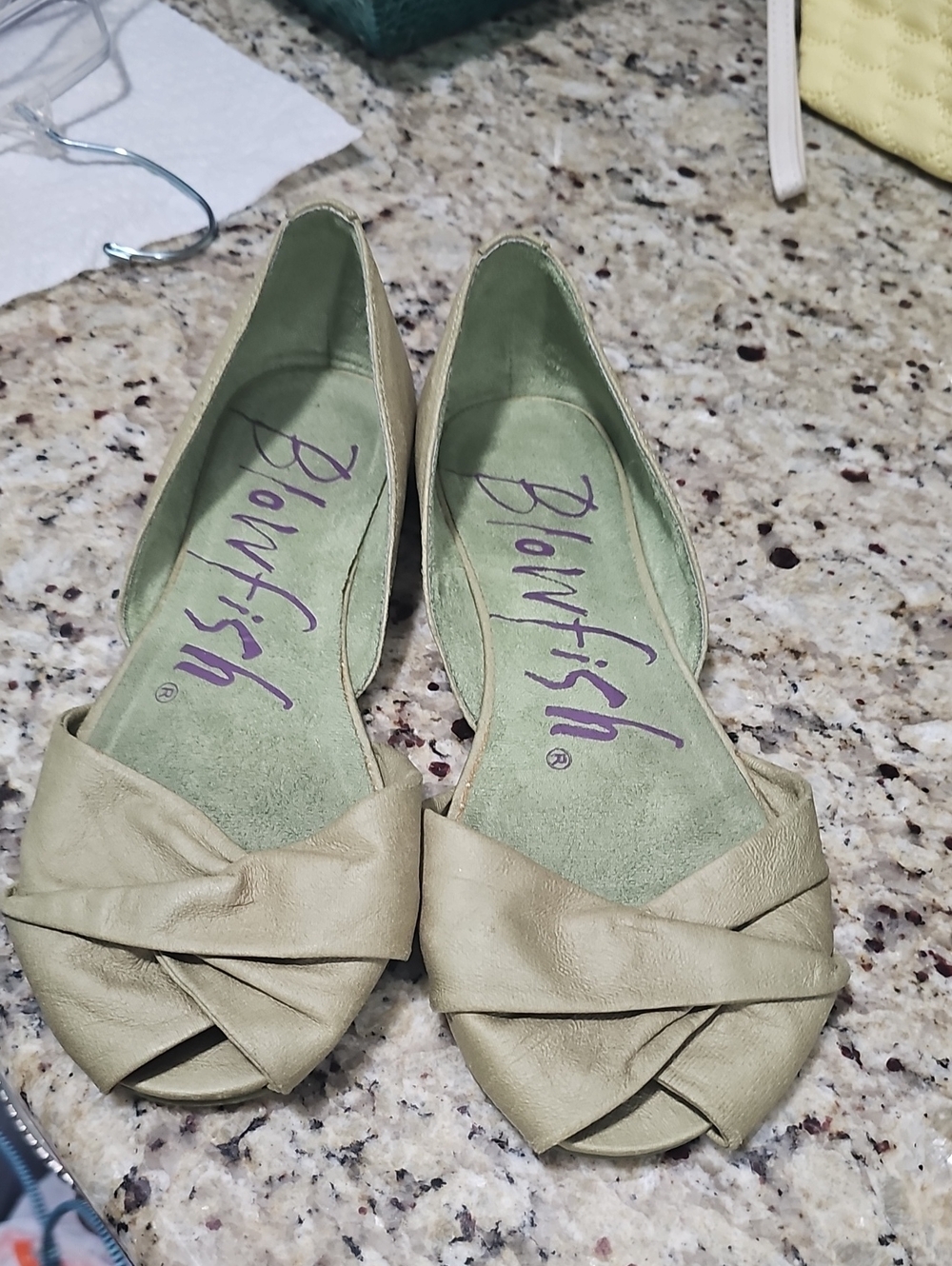 Women's Size 7.5 Blowfish Olive-Tone Twisted Peep-Toe Flats Like New